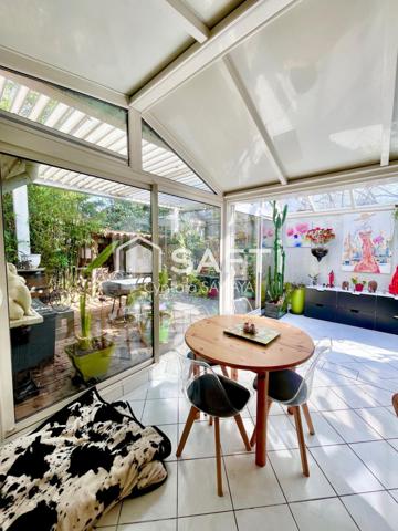 Maison T3 avec belle terrasse verdoyante de 27 m2 et place de parking dans garage