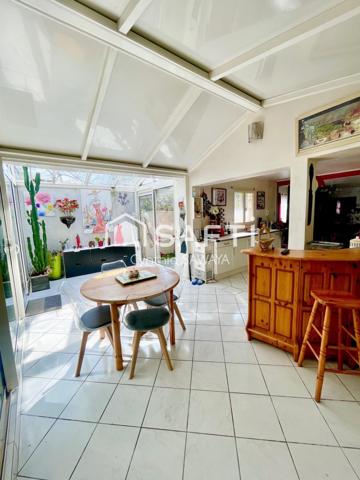 Maison T3 avec belle terrasse verdoyante de 27 m2 et place de parking dans garage