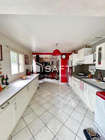 Maison T3 avec belle terrasse verdoyante de 27 m2 et place de parking dans garage