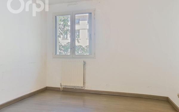 Appartement à vendre    3 pièces • 69 m2 Toulon