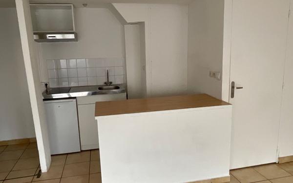 Appartement à louer    1 pièce •  Mérignies
