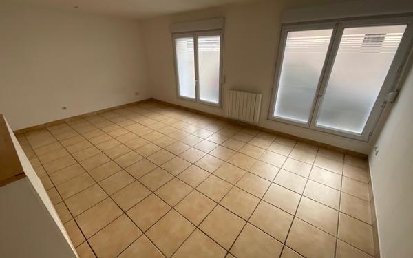 Appartement à louer    1 pièce •  Mérignies