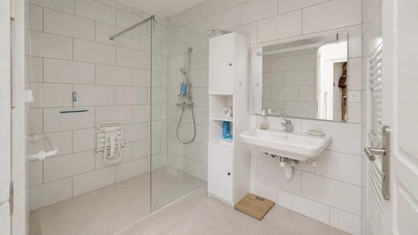CARPENTRAS (84) | Maison de 215 m² habitables avec revenu locatif sur un terrain agricole de 7 175 m²
