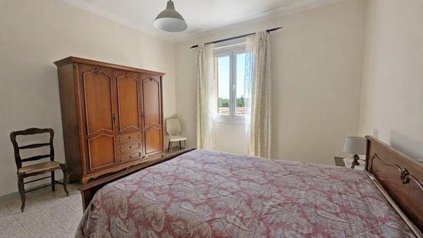 CARPENTRAS (84) | Maison de 215 m² habitables avec revenu locatif sur un terrain agricole de 7 175 m²