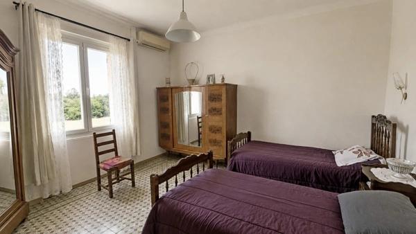 CARPENTRAS (84) | Maison de 215 m² habitables avec revenu locatif sur un terrain agricole de 7 175 m²