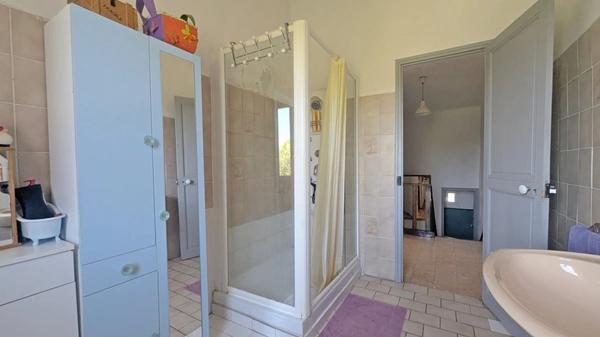 CARPENTRAS (84) | Maison de 215 m² habitables avec revenu locatif sur un terrain agricole de 7 175 m²
