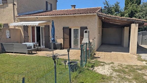 CARPENTRAS (84) | Maison de 215 m² habitables avec revenu locatif sur un terrain agricole de 7 175 m²