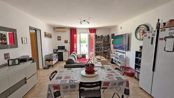 CARPENTRAS (84) | Maison de 215 m² habitables avec revenu locatif sur un terrain agricole de 7 175 m²