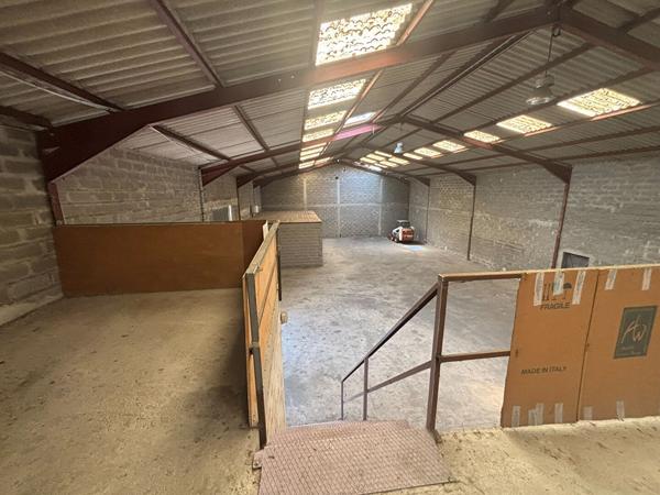Entrepôt / local industriel La Garde 590 m2
