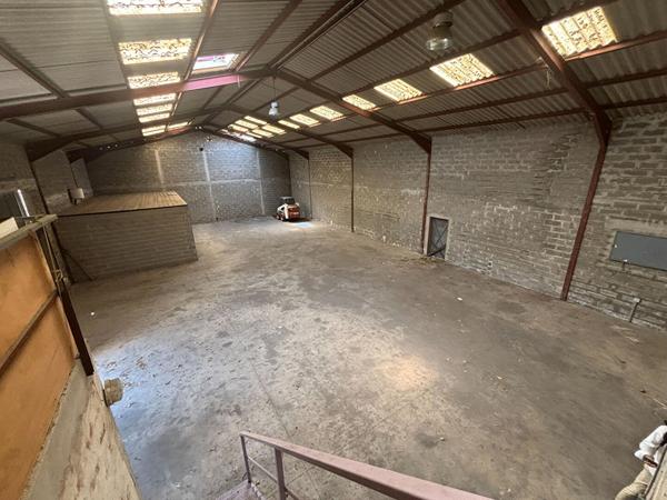 Entrepôt / local industriel La Garde 590 m2