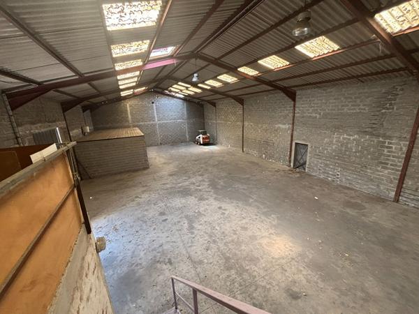 Entrepôt / local industriel La Garde 590 m2