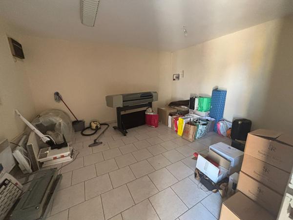 Entrepôt / local industriel La Garde 590 m2