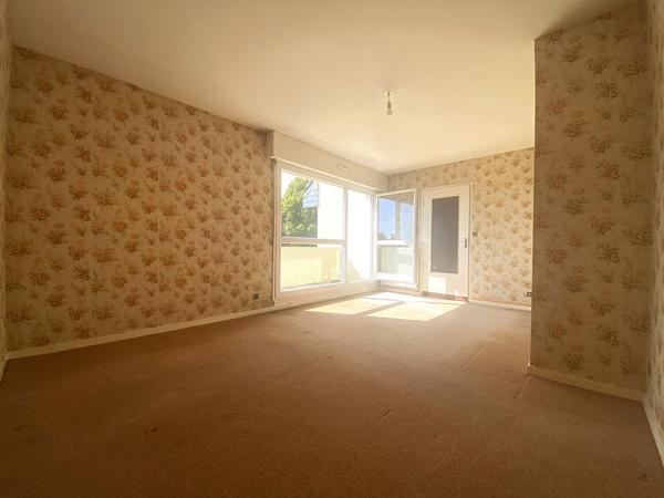 Appartement à vendre à Vannes T1bis à rafraîchir quartier Trussac
