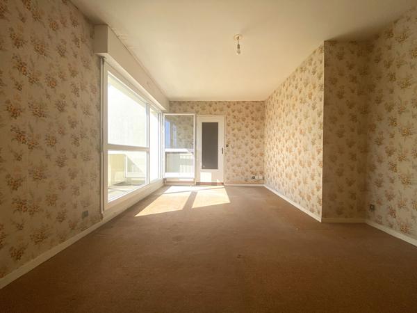 Appartement à vendre à Vannes T1bis à rafraîchir quartier Trussac