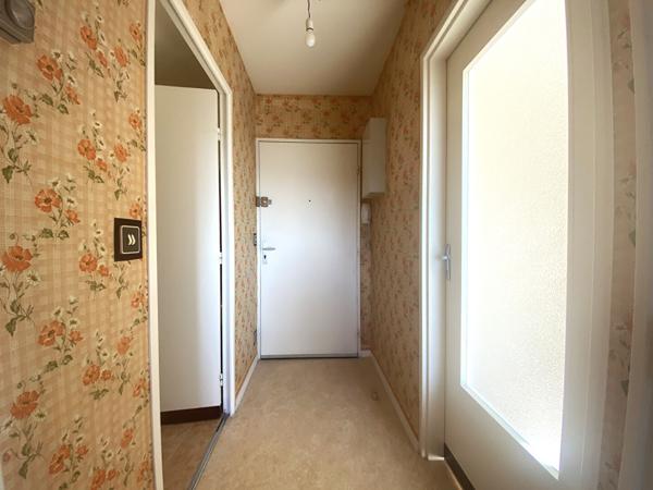 Appartement à vendre à Vannes T1bis à rafraîchir quartier Trussac