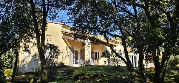 Suze-la-Rousse (26790) Suze-la-Rousse - Belle propriété avec parc arboré, sur terrain de 4 300 m² et grande piscine 10 m x 5 m