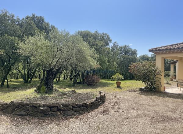 Suze-la-Rousse (26790) Suze-la-Rousse - Belle propriété avec parc arboré, sur terrain de 4 300 m² et grande piscine 10 m x 5 m