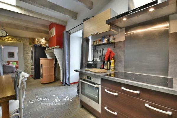 SERRES - Charmante maison de ville de 122 m² avec jardin, garages et dépendances
