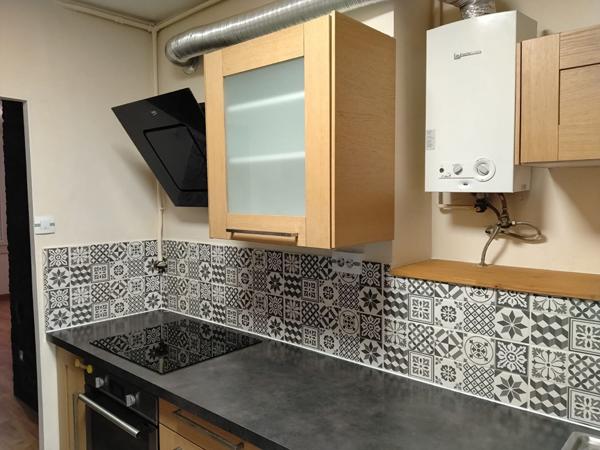 AVIGNON - APPARTEMENT A VENDRE TYPE 3 RENOVE AVEC TERRASSE AU DERNIER ETAGE RESIDENCE SECURISE