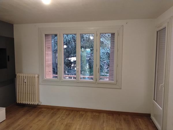 AVIGNON - APPARTEMENT A VENDRE TYPE 3 RENOVE AVEC TERRASSE AU DERNIER ETAGE RESIDENCE SECURISE