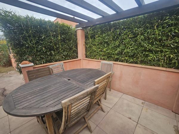Camaret-sur-Aigues (84850) CAMARET T2 MEUBLE AVEC TERRASSE ET PARKING