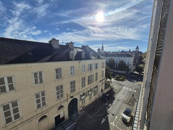 Appartement à louer 460 € CC Pau 1 pièce 21 m² DPE C