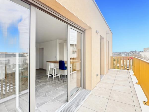 Angers /Ponts de Cé : Appartement T3 lumineux récent avec terrasse de 11,50 m2 et parking