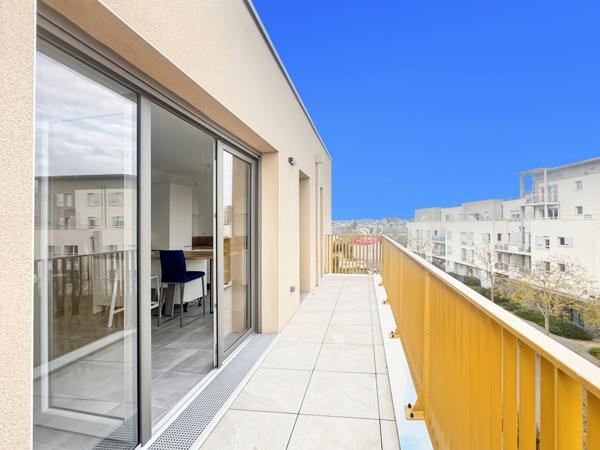 Angers /Ponts de Cé : Appartement T3 lumineux récent avec terrasse de 11,50 m2 et parking
