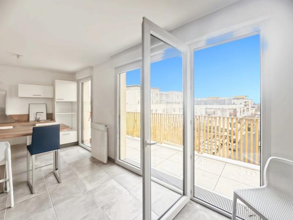 Angers /Ponts de Cé : Appartement T3 lumineux récent avec terrasse de 11,50 m2 et parking