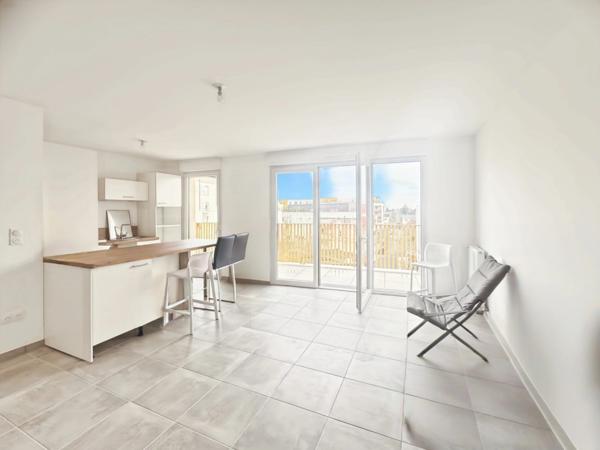 Angers /Ponts de Cé : Appartement T3 lumineux récent avec terrasse de 11,50 m2 et parking