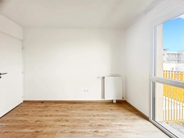 Angers /Ponts de Cé : Appartement T3 lumineux récent avec terrasse de 11,50 m2 et parking