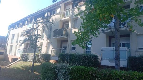 Pont-Sainte-Maxence (60700) Pont-Sainte-Maxence, Appartement type 2 dans une résidence avec piscine.