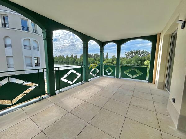 F4 MARINA Loyer 2 100 €/mois charges comprises **  - Référence  2103