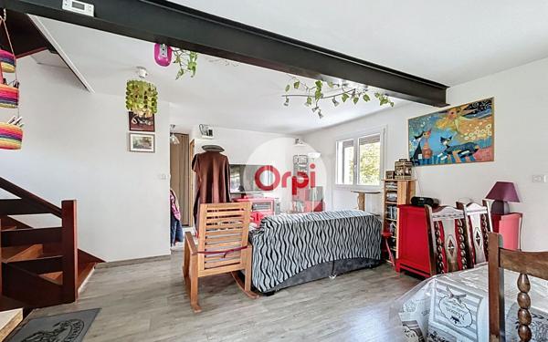 Maison à vendre    4 pièces •  Theix