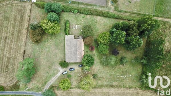 Longère 6 pièces de 163 m² à Laruscade (33620)