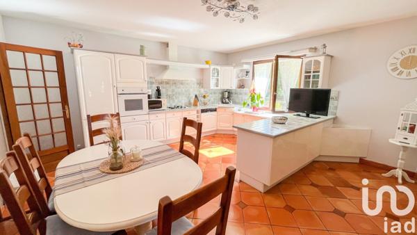 Longère 6 pièces de 163 m² à Laruscade (33620)