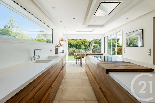 Maison à vendre  5 pièces - 251,67 m 2   MARSEILLE  - 13013