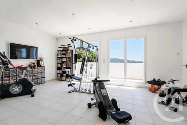 Maison à vendre  5 pièces - 251,67 m 2   MARSEILLE  - 13013