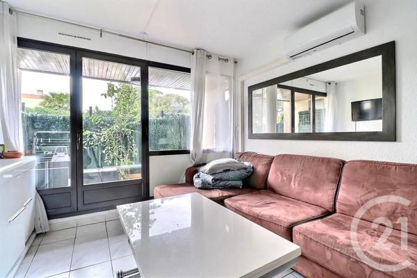 Appartement Studio à vendre  1 pièce - 20 m 2   ST RAPHAEL  - 83