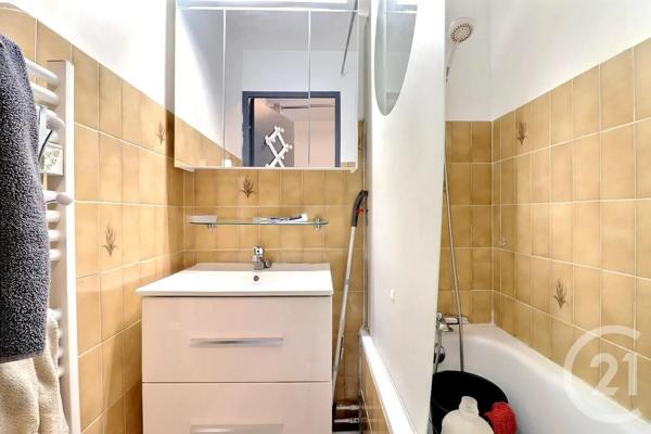 Appartement Studio à vendre  1 pièce - 20 m 2   ST RAPHAEL  - 83