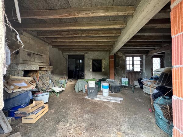 🧱 Maison en pierre à réhabiliter entièrement – fort potentiel