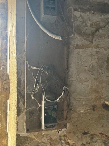 🧱 Maison en pierre à réhabiliter entièrement – fort potentiel