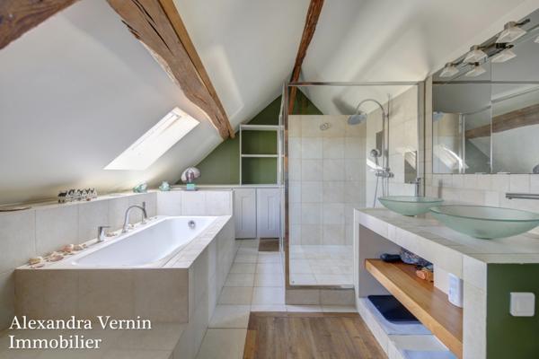 Charme de l’ancien et confort contemporain pour cette magnifique maison familiale