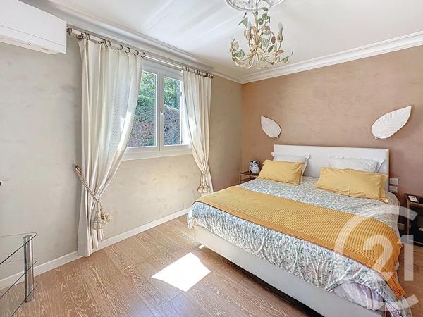 Maison à vendre  4 pièces - 130 m 2   ANTIBES  - 06