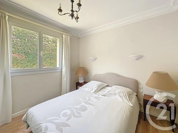 Maison à vendre  4 pièces - 130 m 2   ANTIBES  - 06