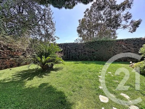 Maison à vendre  4 pièces - 130 m 2   ANTIBES  - 06