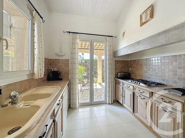 Maison à vendre  4 pièces - 130 m 2   ANTIBES  - 06