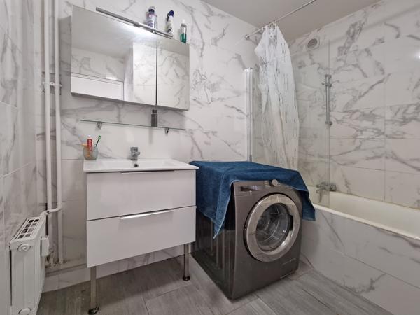 Appartement
         2 pièces
        - 62 m² Exclusivité 234 000 € *