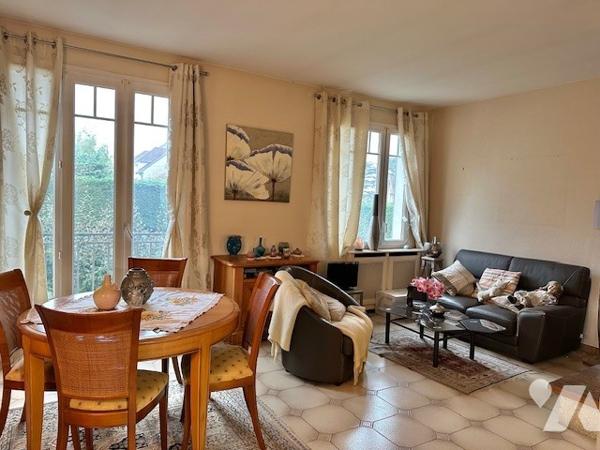 Maison à Vendre à Montmorency (95160) en Val-d'Oise (95), 72 m2 divisés en 3 pièces dont 2 chambres