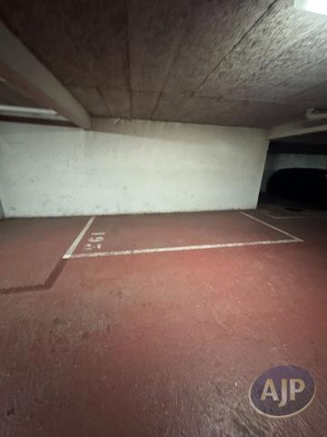Parking à louer Paris 7eme : 191€ - AJP Immobilière Passy Paris 16